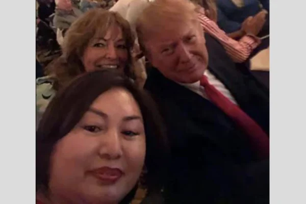 Cindy Yang, with extensive ties to the Chinese Communist Party, with Trump in Mar-a-Lago.